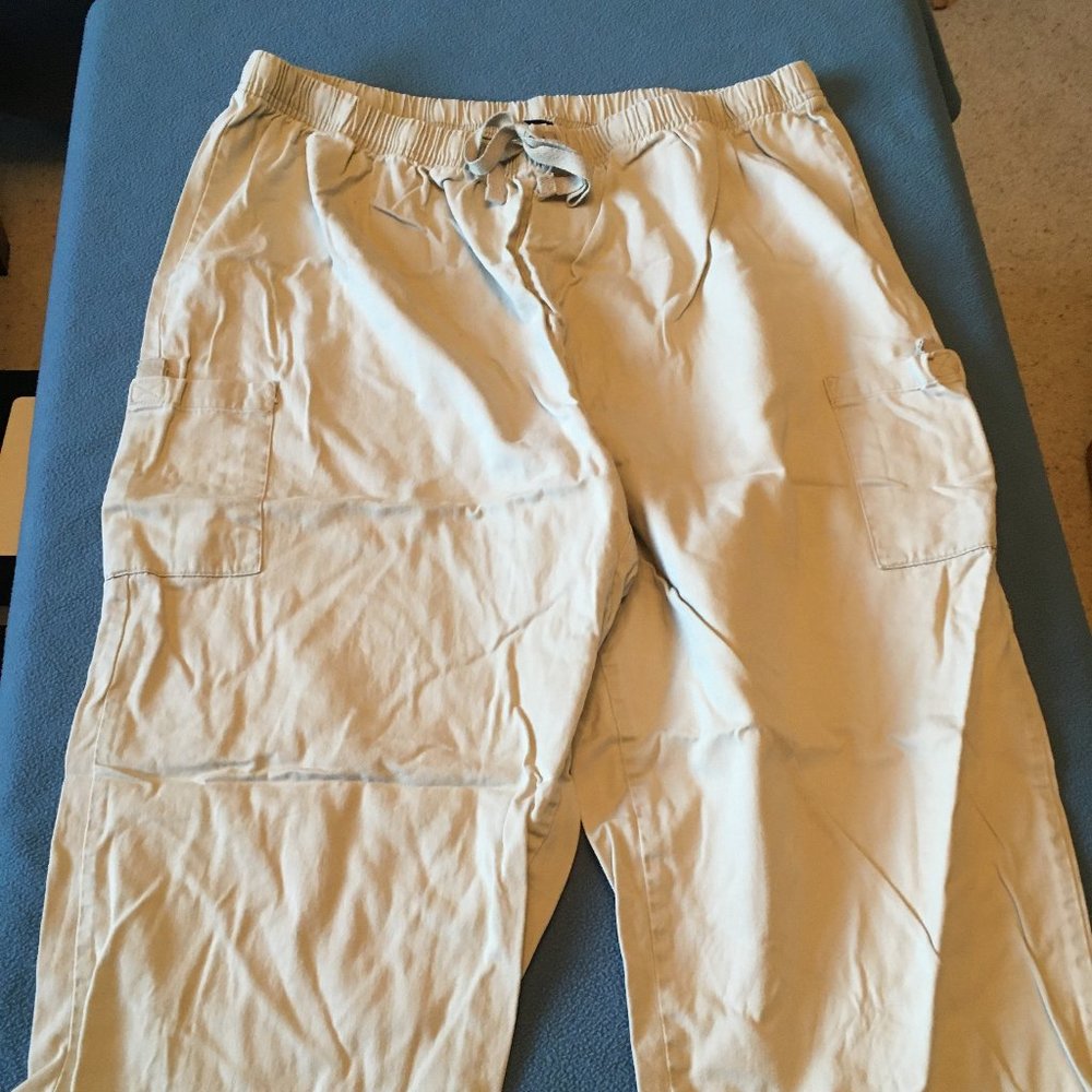 Basic Editions woman shorts